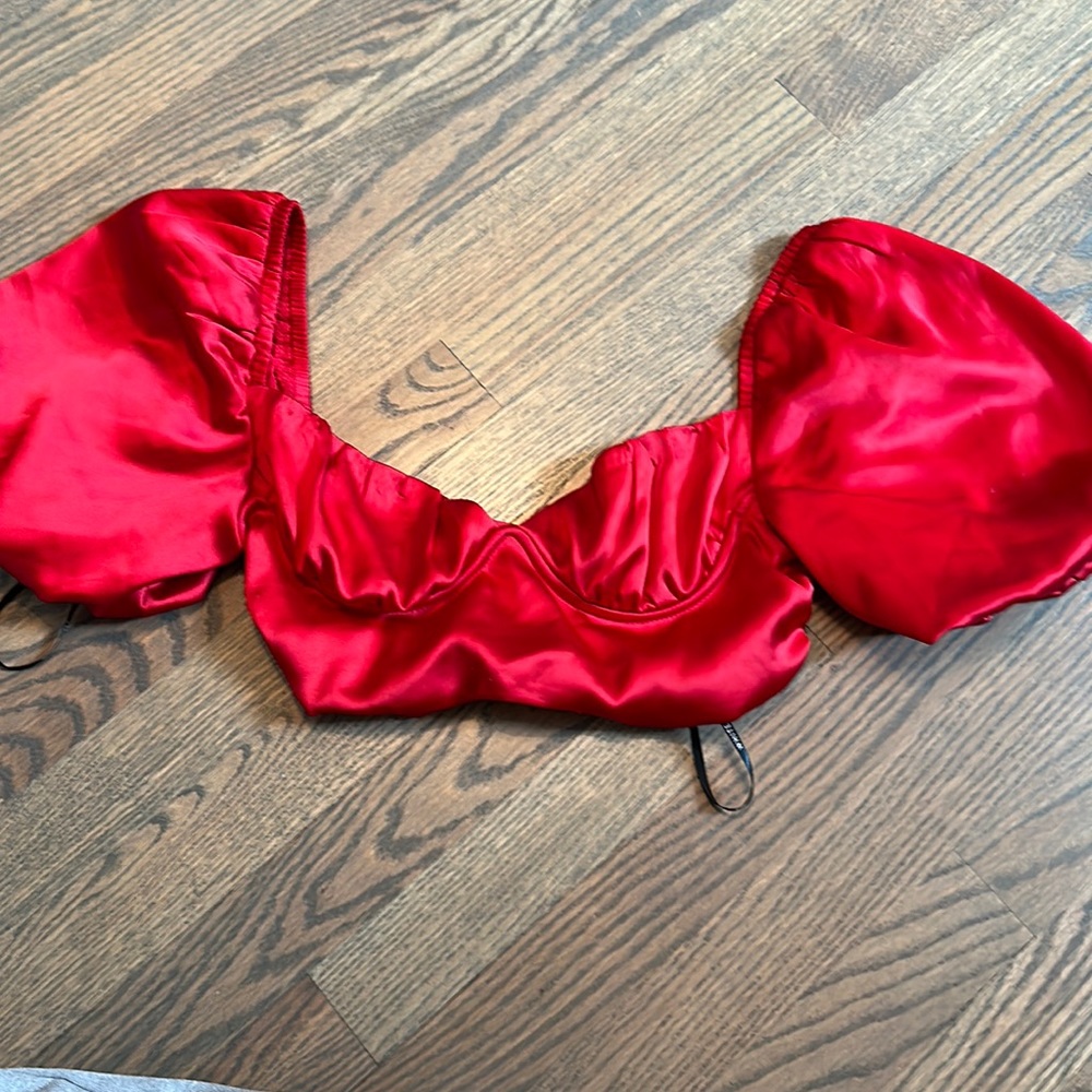 Red white fox top size small